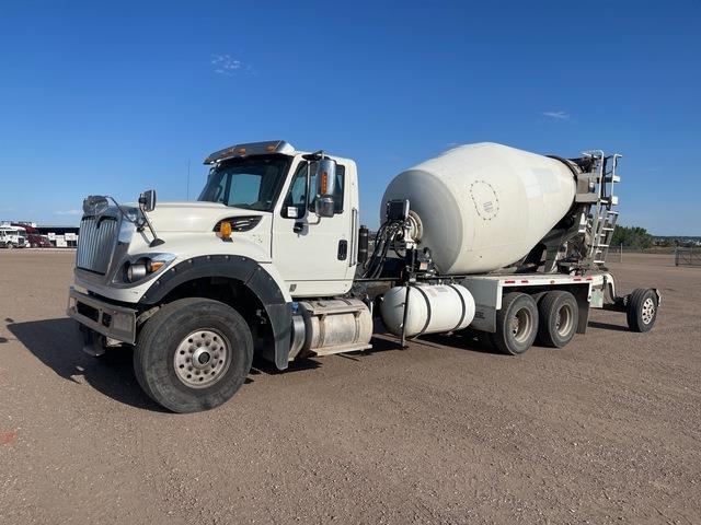 An application scenario or product detail of concrete mixer truck for sale - Image 18