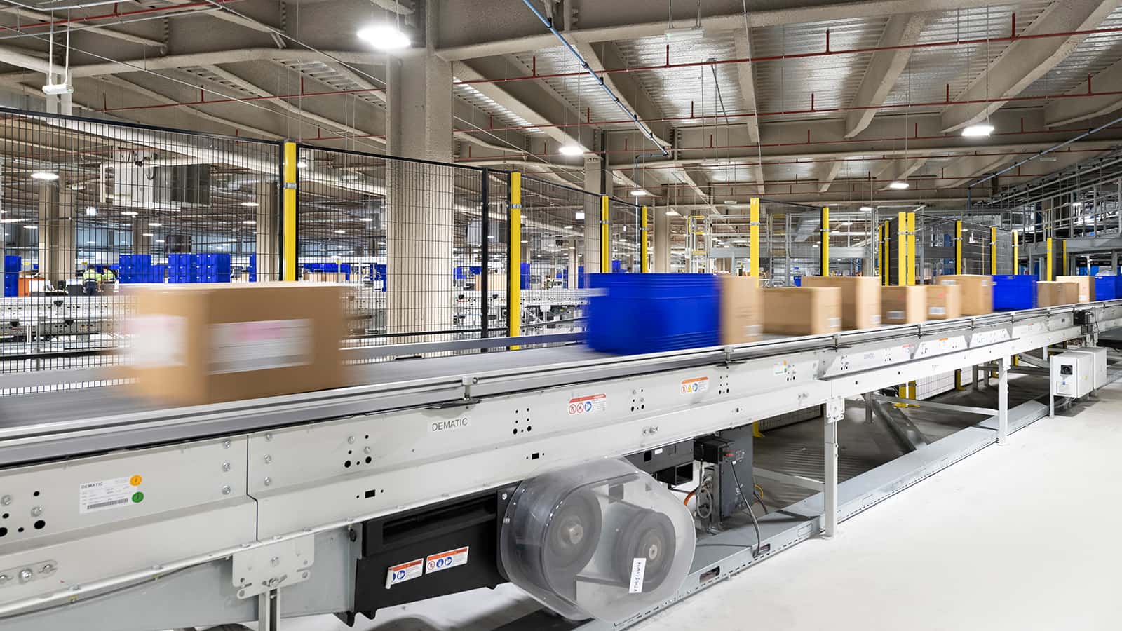 An application scenario or product detail of conveyor at the store - Image 7