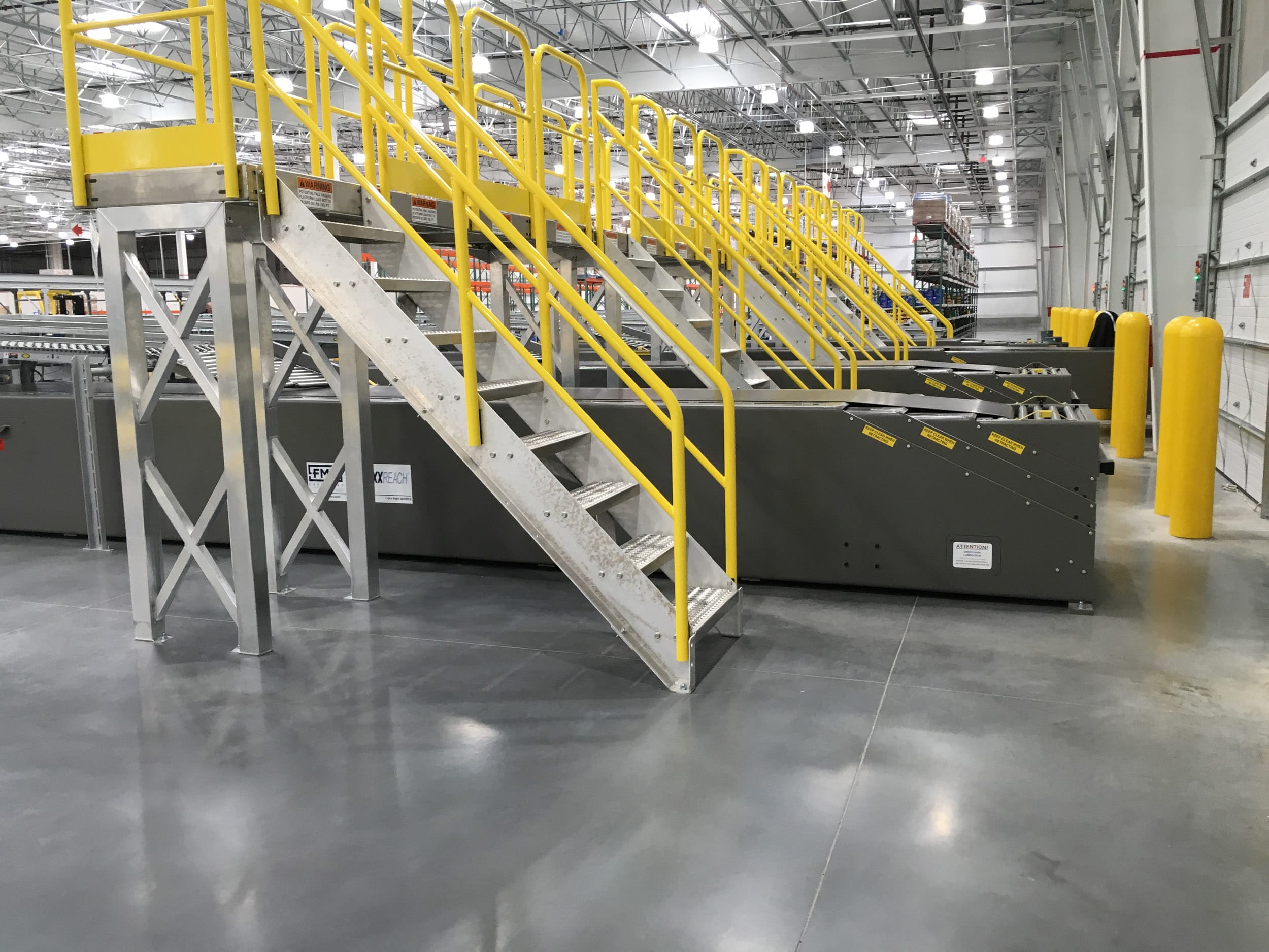 An application scenario or product detail of conveyor at the store - Image 16