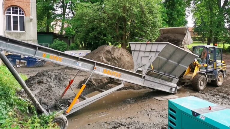 Featured image for the conveyor belt construction guide