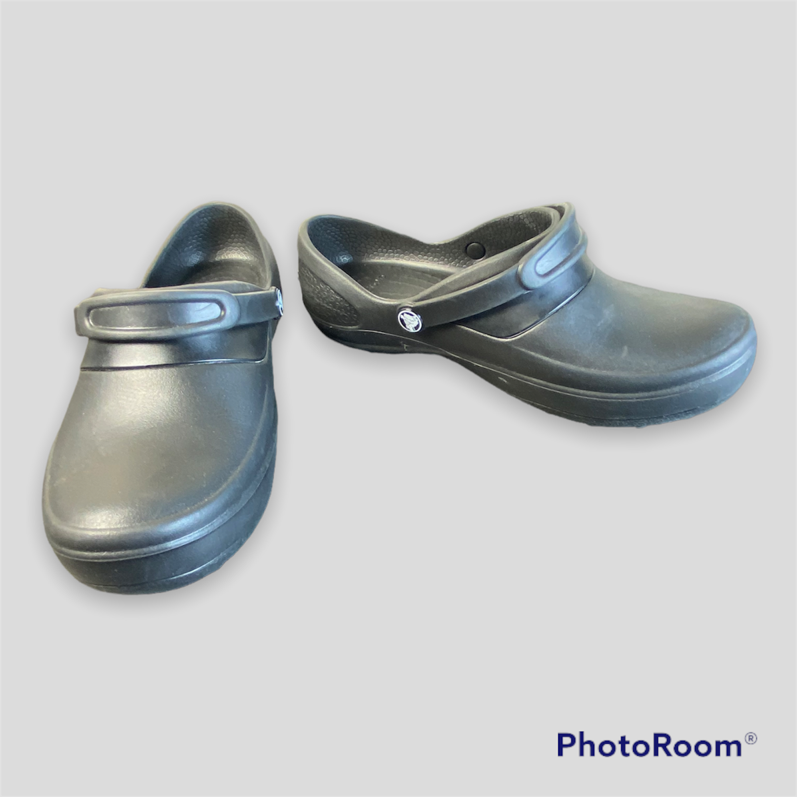 An application scenario or product detail of crocs no holes - Image 2