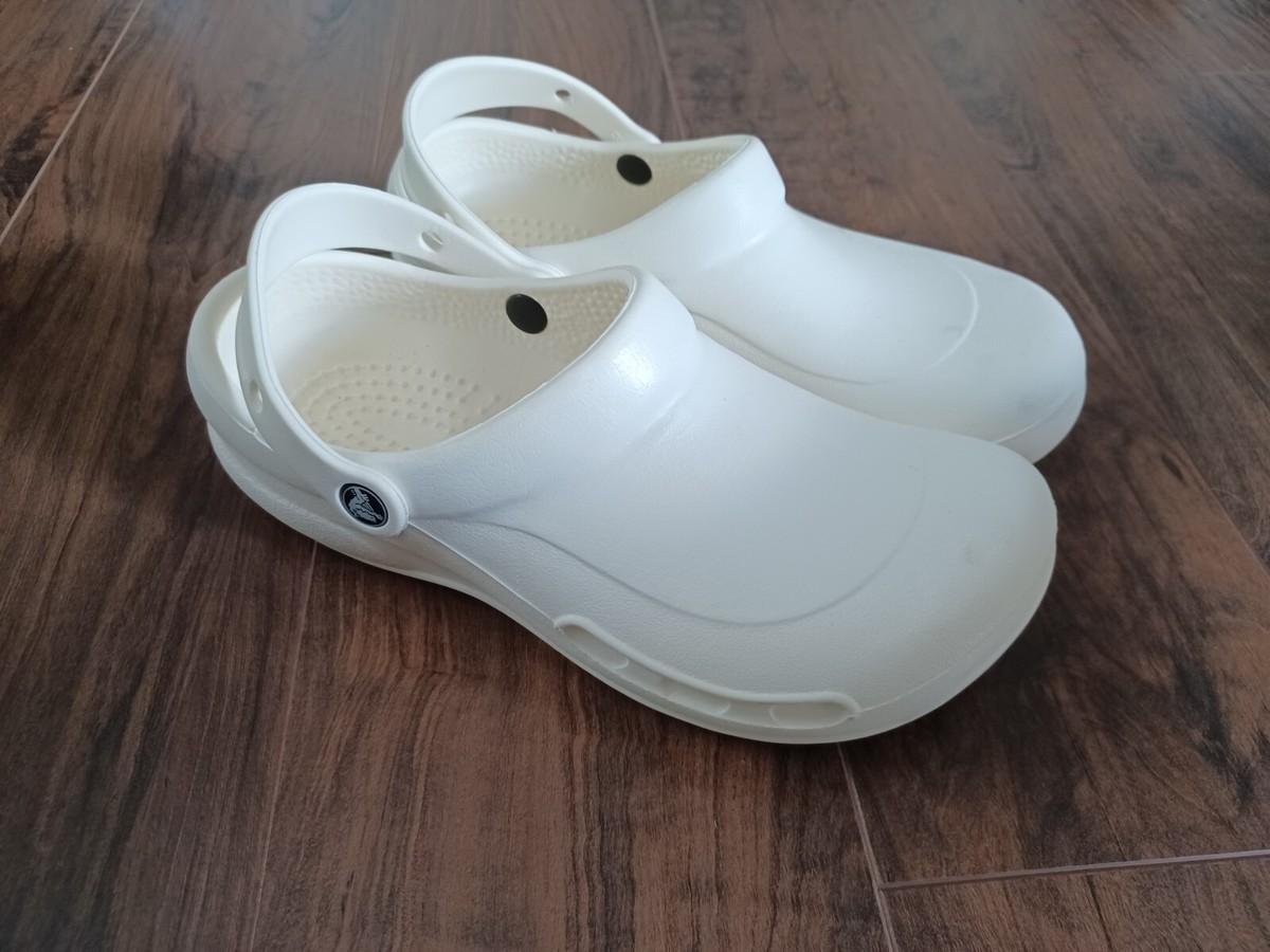 An application scenario or product detail of crocs no holes - Image 5