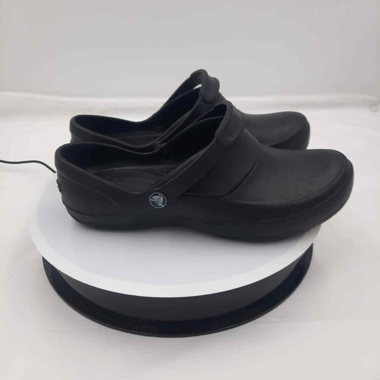 Featured image for the crocs no holes guide