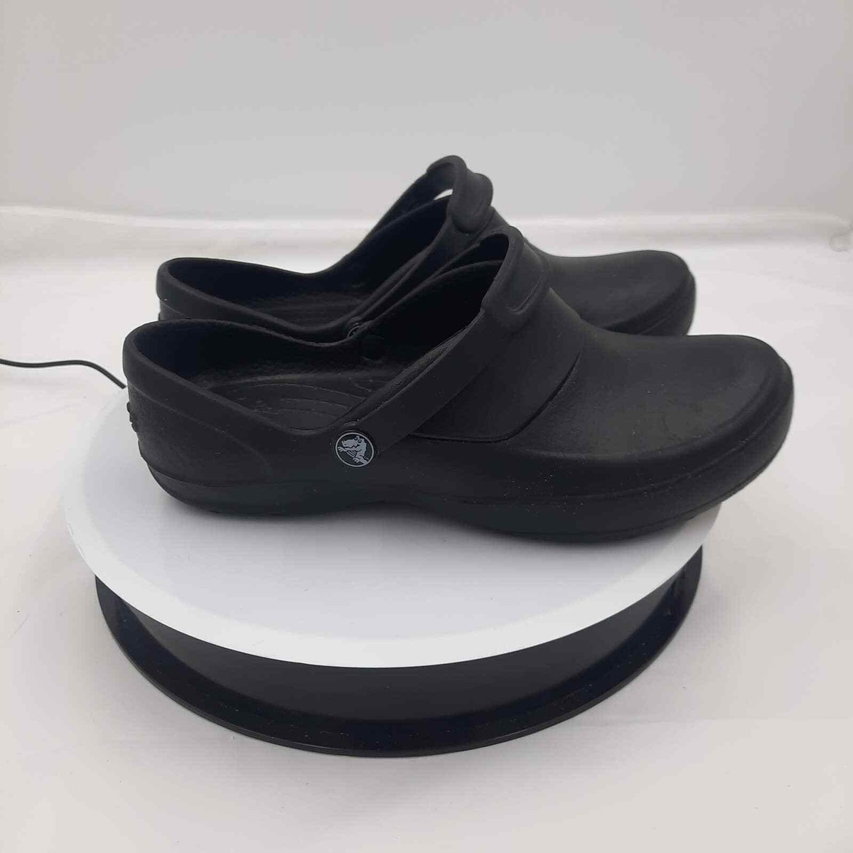 Featured image for the crocs no holes guide