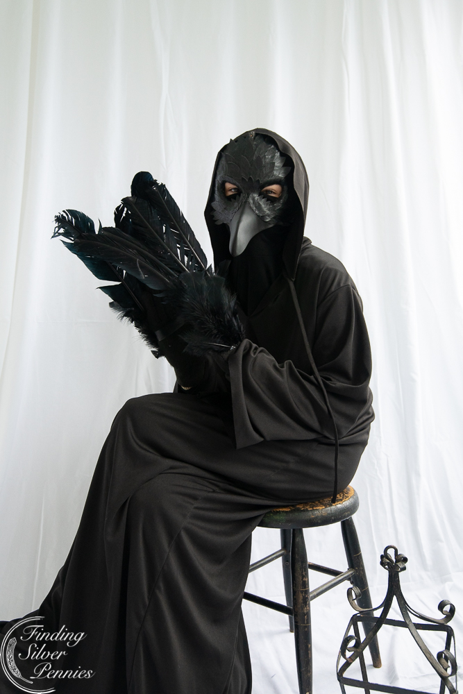 An application scenario or product detail of crow costume - Image 24