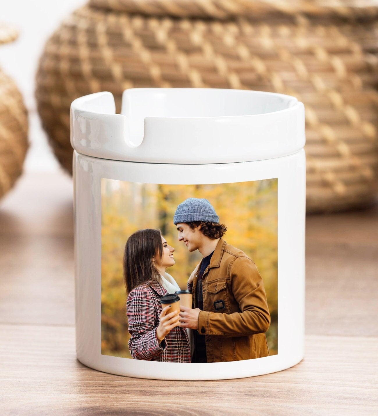 An application scenario or product detail of cute ashtray with lid cheap - Image 1