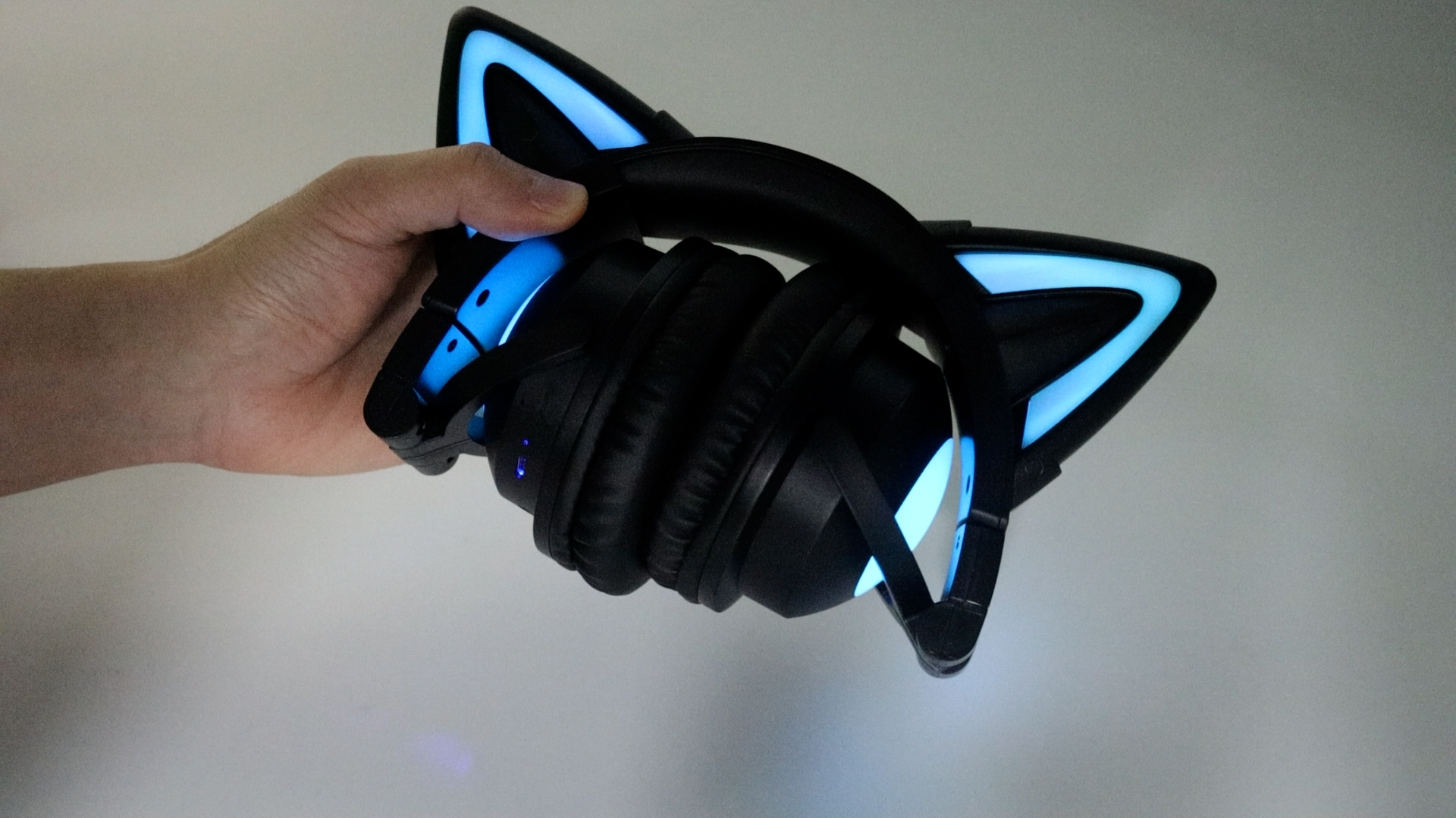 An application scenario or product detail of cute headphones - Image 21