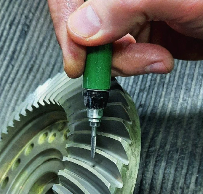 Featured image for the deburring machine methods guide