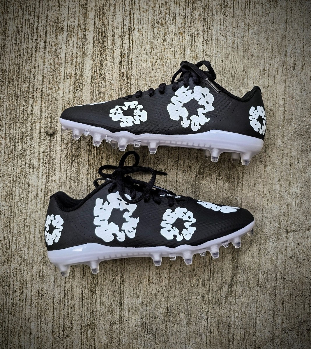 An application scenario or product detail of denim tears cleats - Image 14