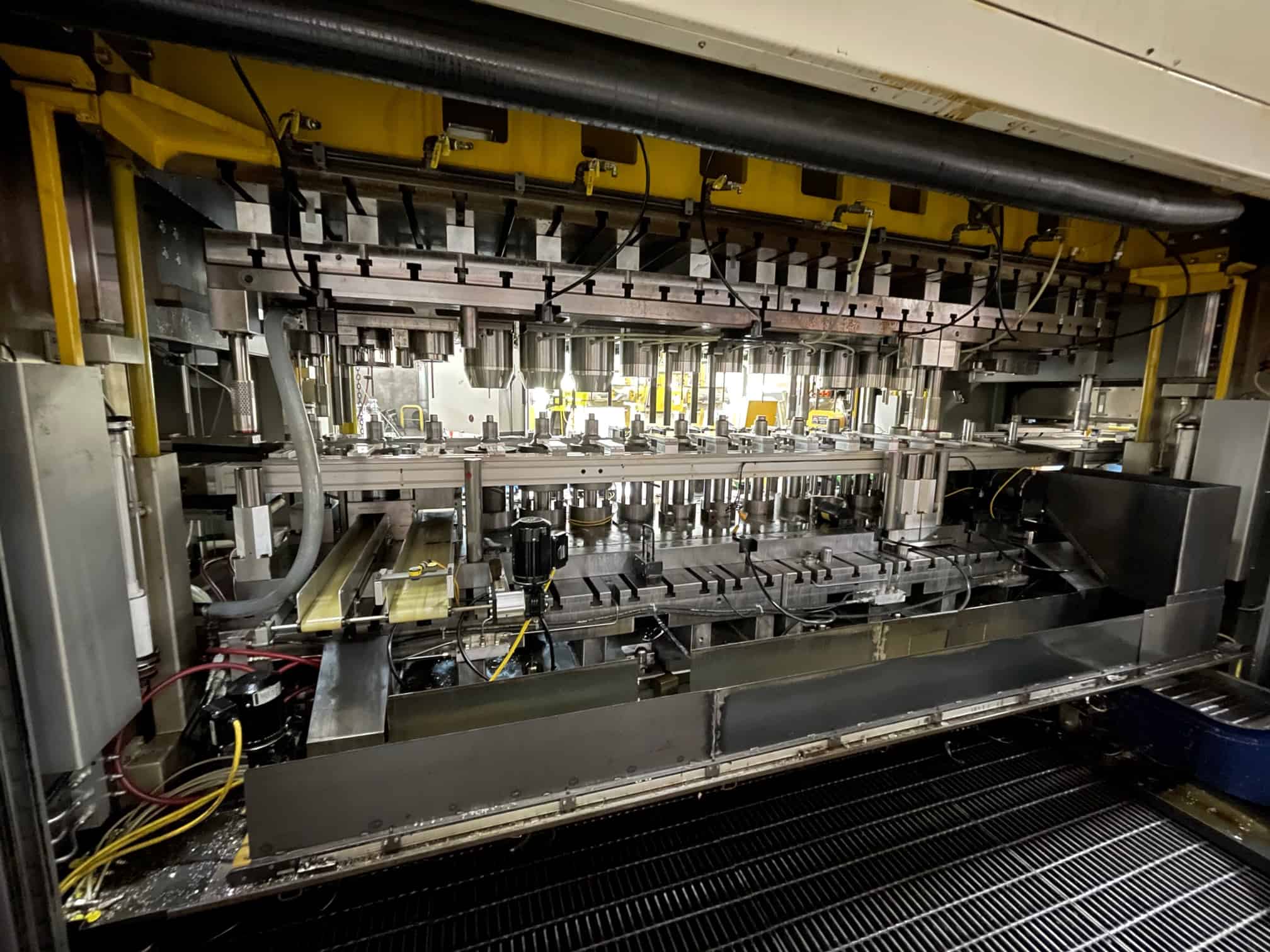 An application scenario or product detail of die-stamping machine - Image 8