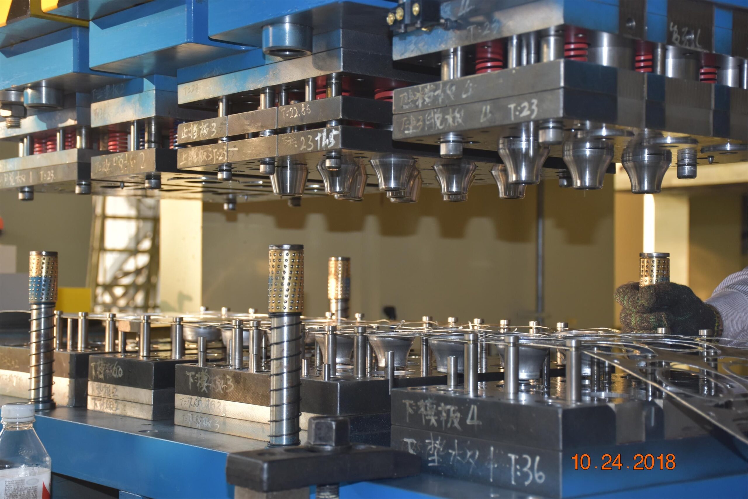 An application scenario or product detail of die-stamping machine - Image 11