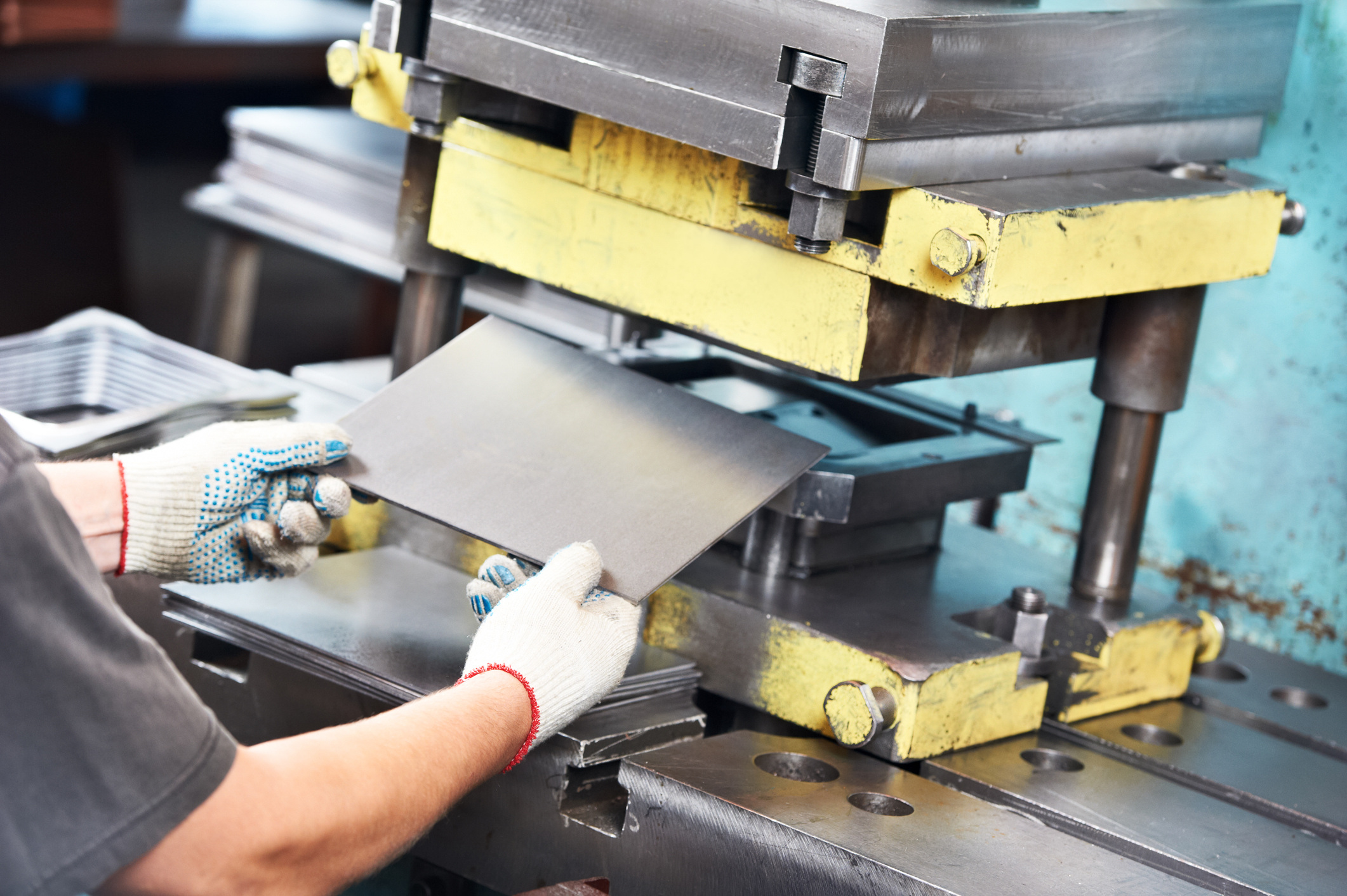 An application scenario or product detail of die-stamping machine - Image 12