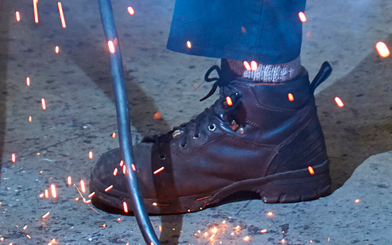 An application scenario or product detail of diesel motor boot - Image 3