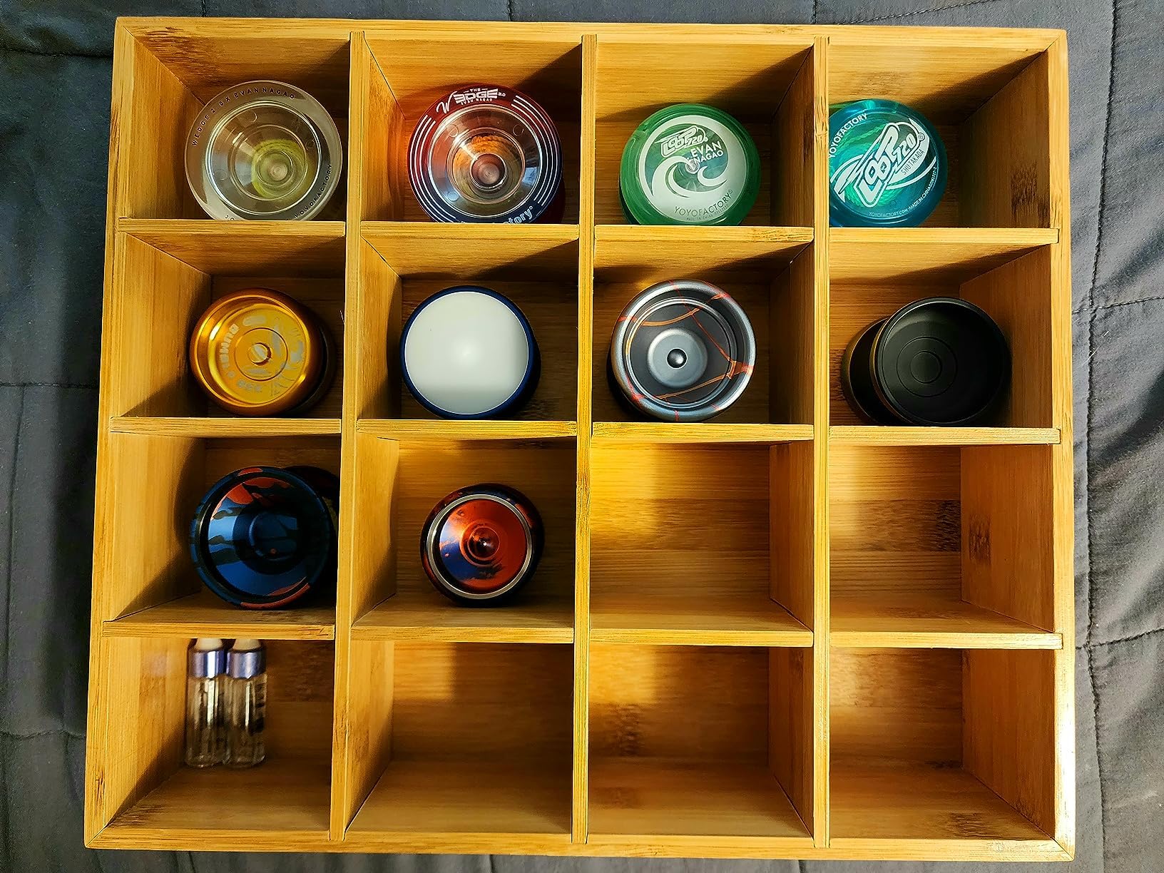 An application scenario or product detail of display shelves for collectibles - Image 16