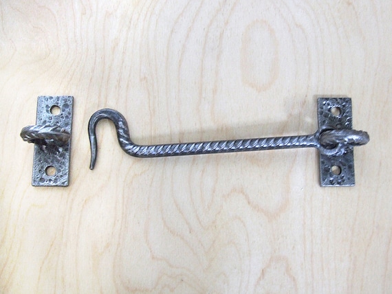 An application scenario or product detail of door latch with hook - Image 6
