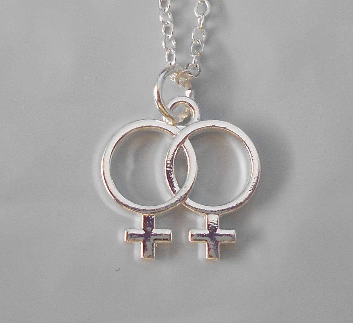 An application scenario or product detail of double venus necklace - Image 9