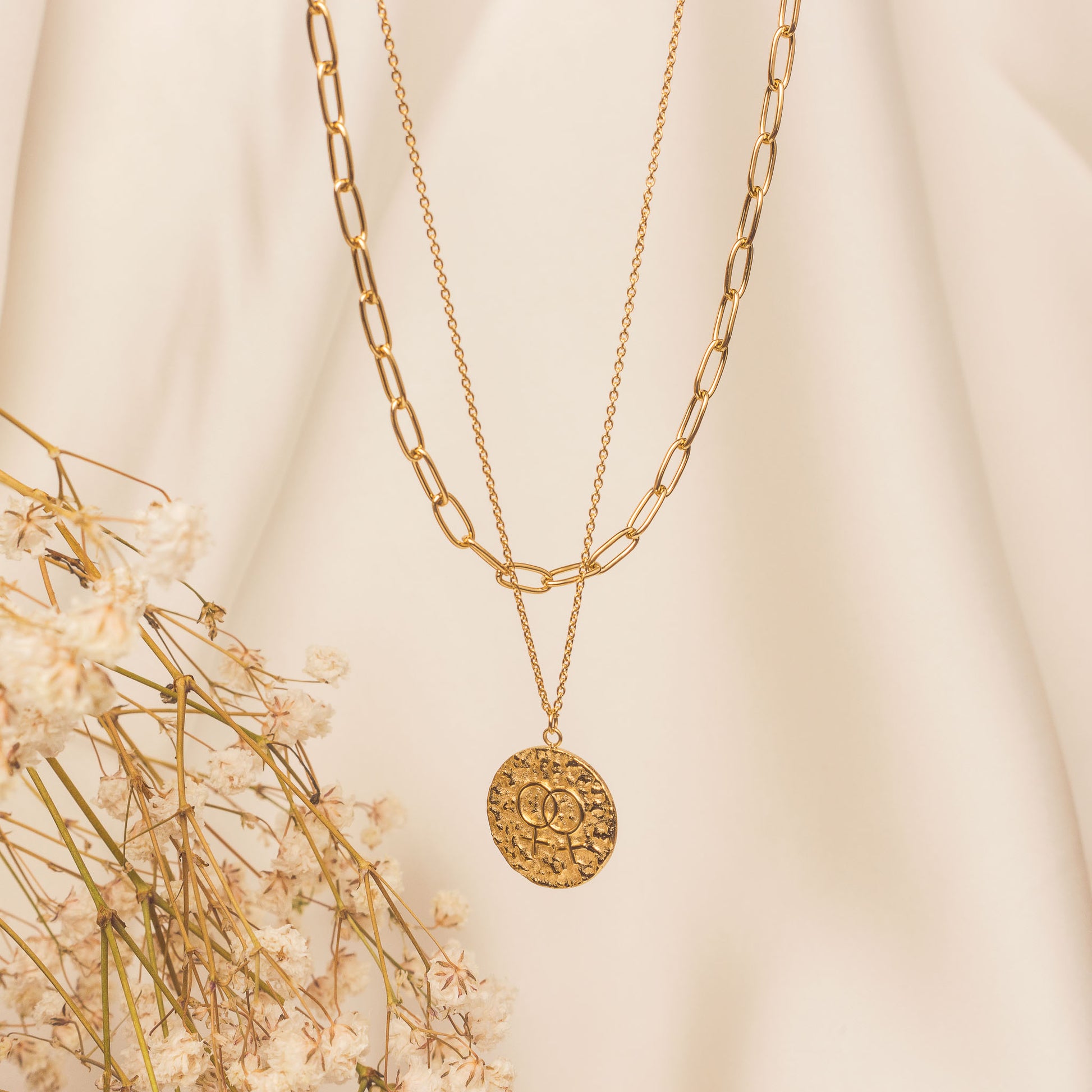 An application scenario or product detail of double venus necklace - Image 10