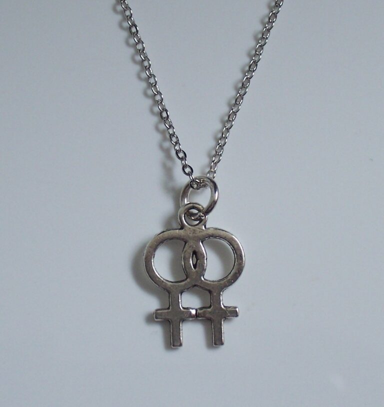 Featured image for the double venus necklace guide