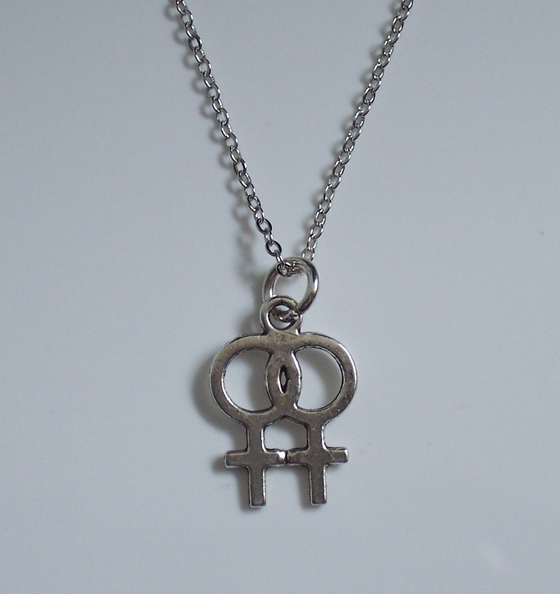 Featured image for the double venus necklace guide