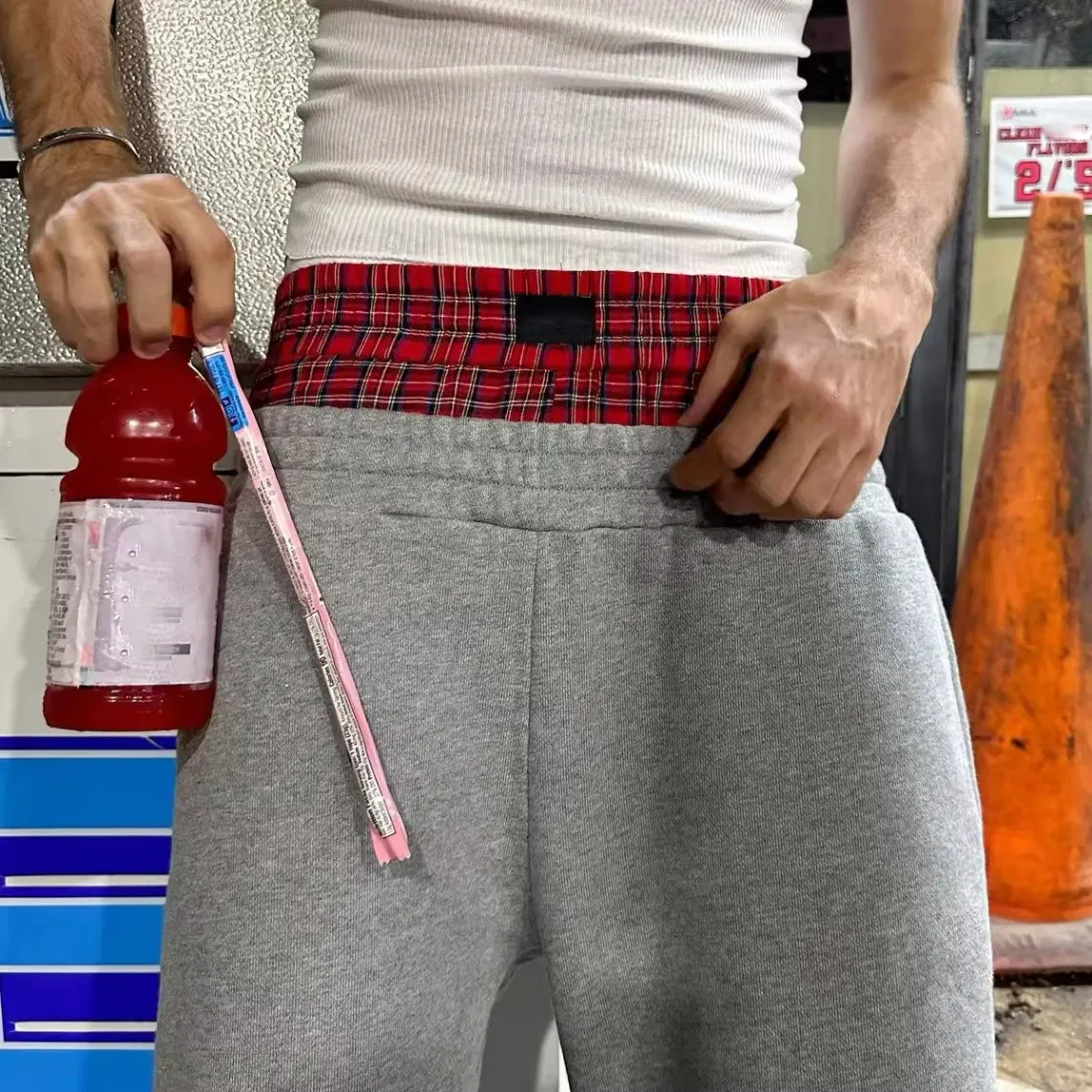 An application scenario or product detail of double waisted sweatpants - Image 14