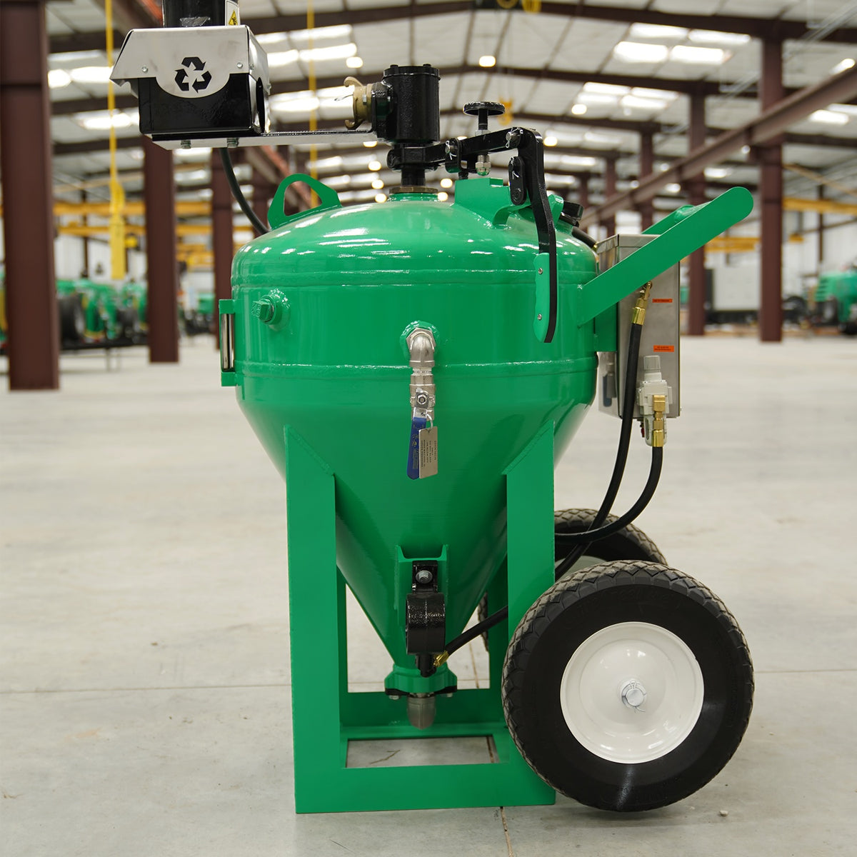 An application scenario or product detail of dustless blasting machine - Image 16