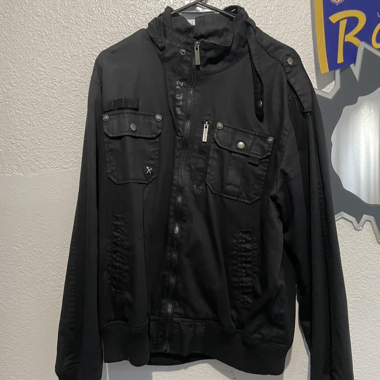 An application scenario or product detail of ecko cut and sew - Image 13