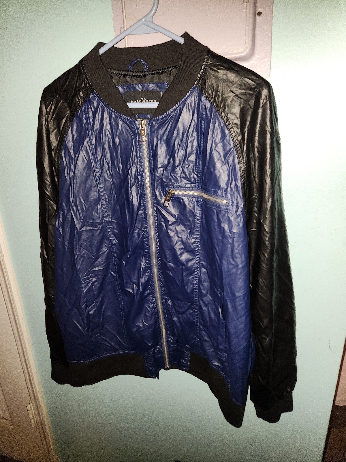 An application scenario or product detail of ecko cut and sew - Image 21