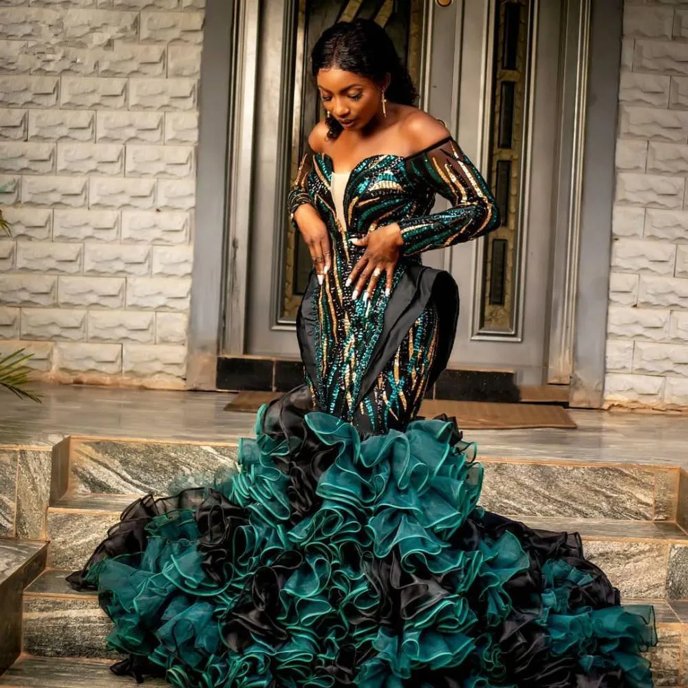 An application scenario or product detail of emerald green and black lace off the shoulder - Image 6