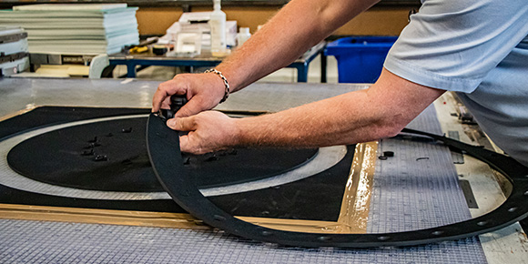 An application scenario or product detail of engine rubber gasket - Image 10
