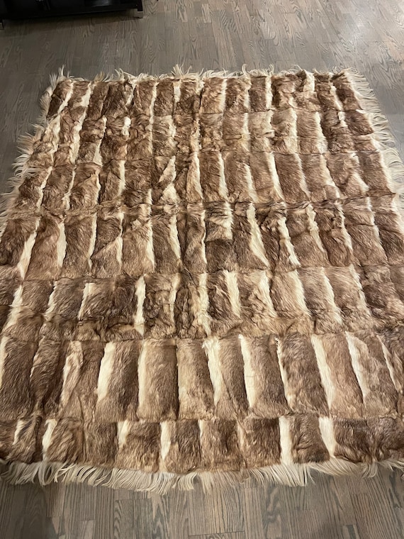 An application scenario or product detail of example of horse hair carpet - Image 8
