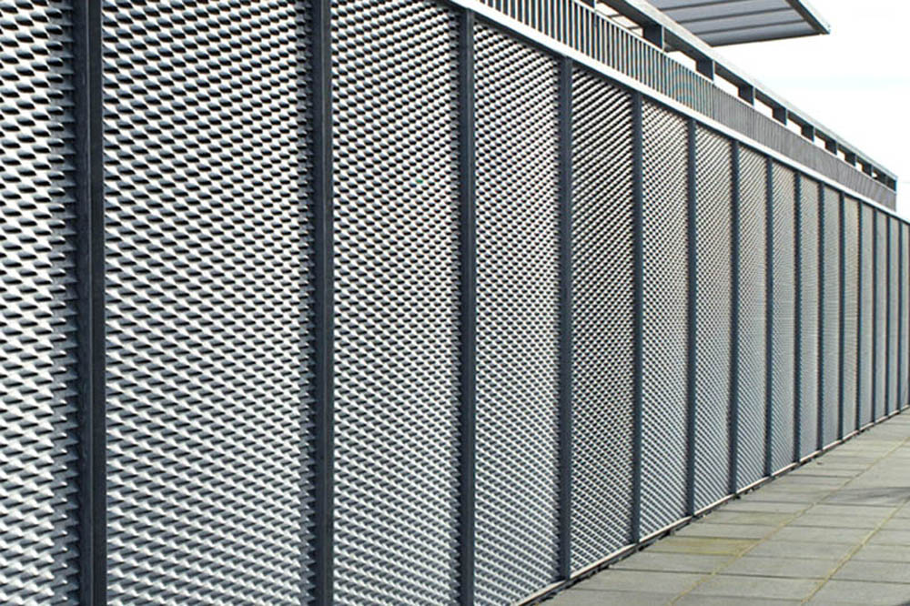 An application scenario or product detail of expanded metal fence - Image 2
