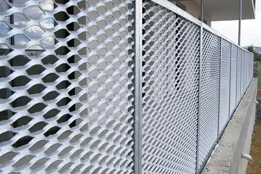 An application scenario or product detail of expanded metal fence - Image 8