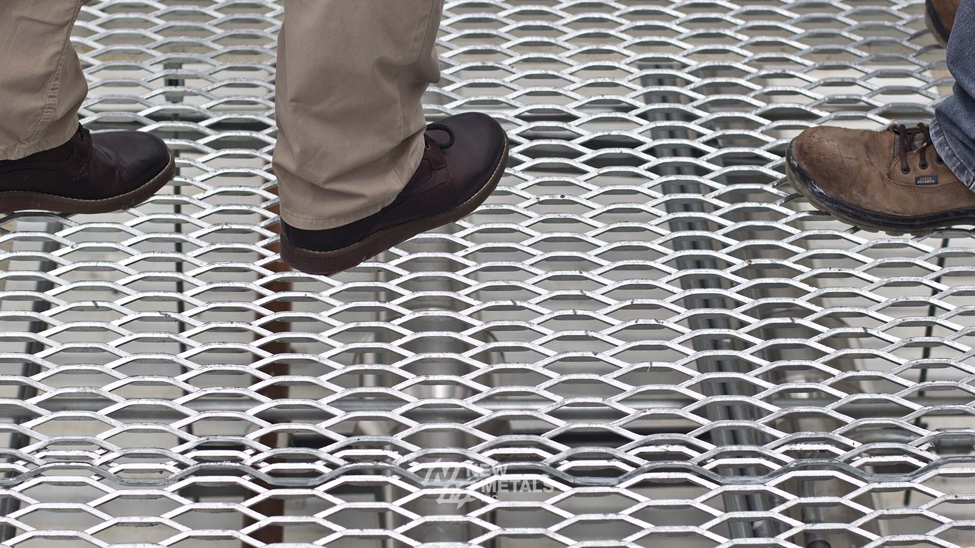An application scenario or product detail of expanded metal grating - Image 12