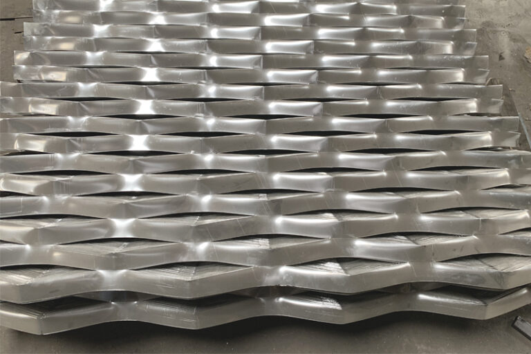 Featured image for the expanded steel grill grate guide
