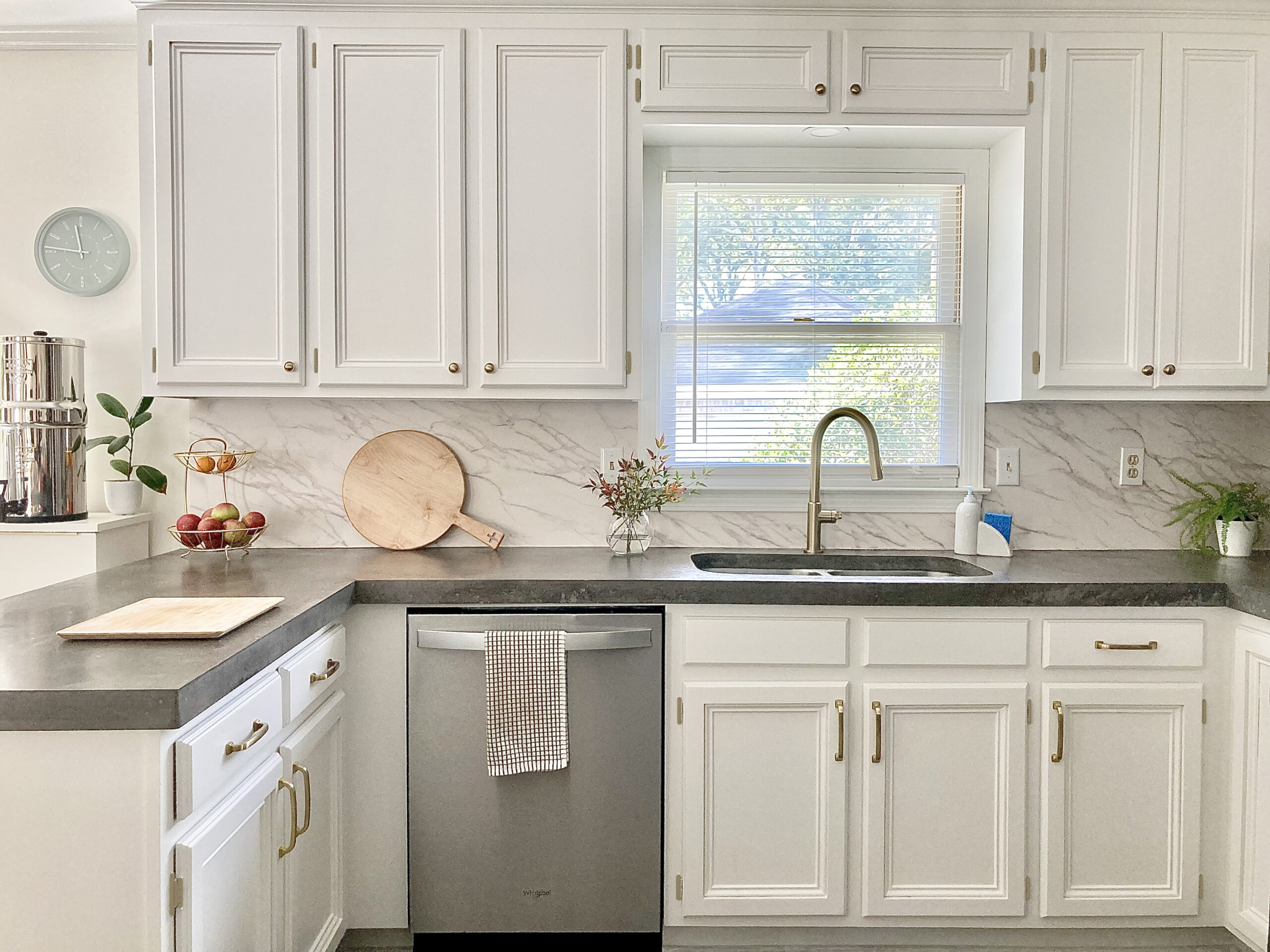 An application scenario or product detail of exposed hinges for kitchen cabinets - Image 6