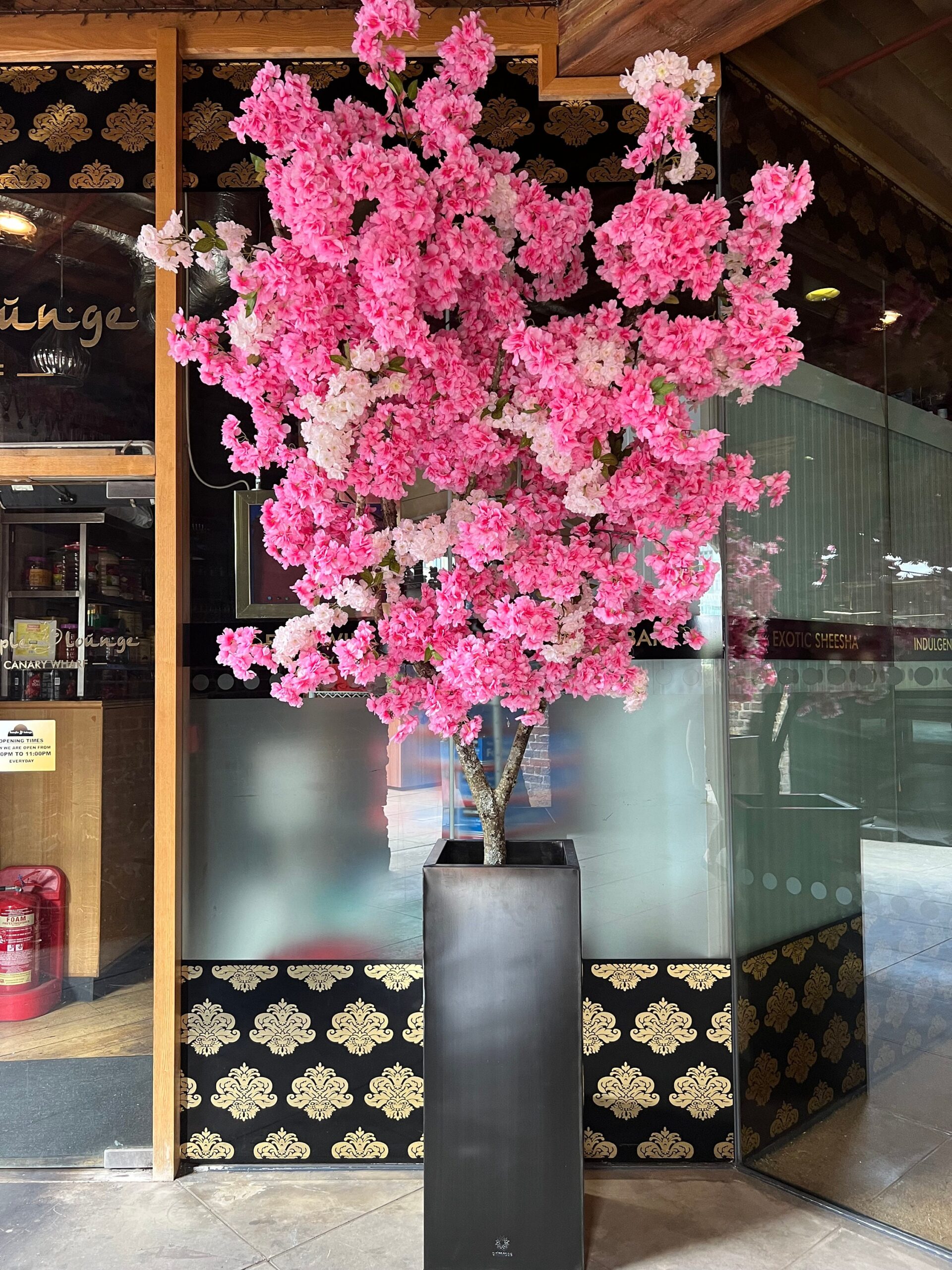 An application scenario or product detail of faux cherry blossom tree - Image 8