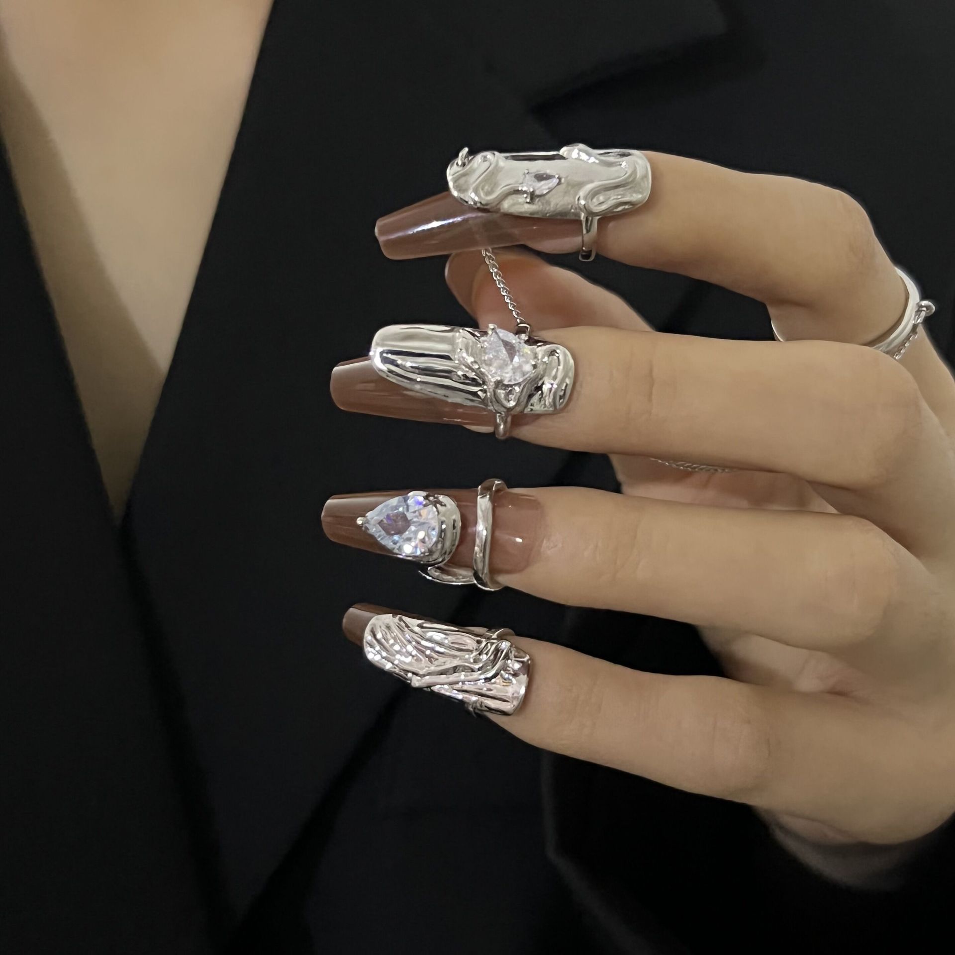 An application scenario or product detail of fingernail rings - Image 8