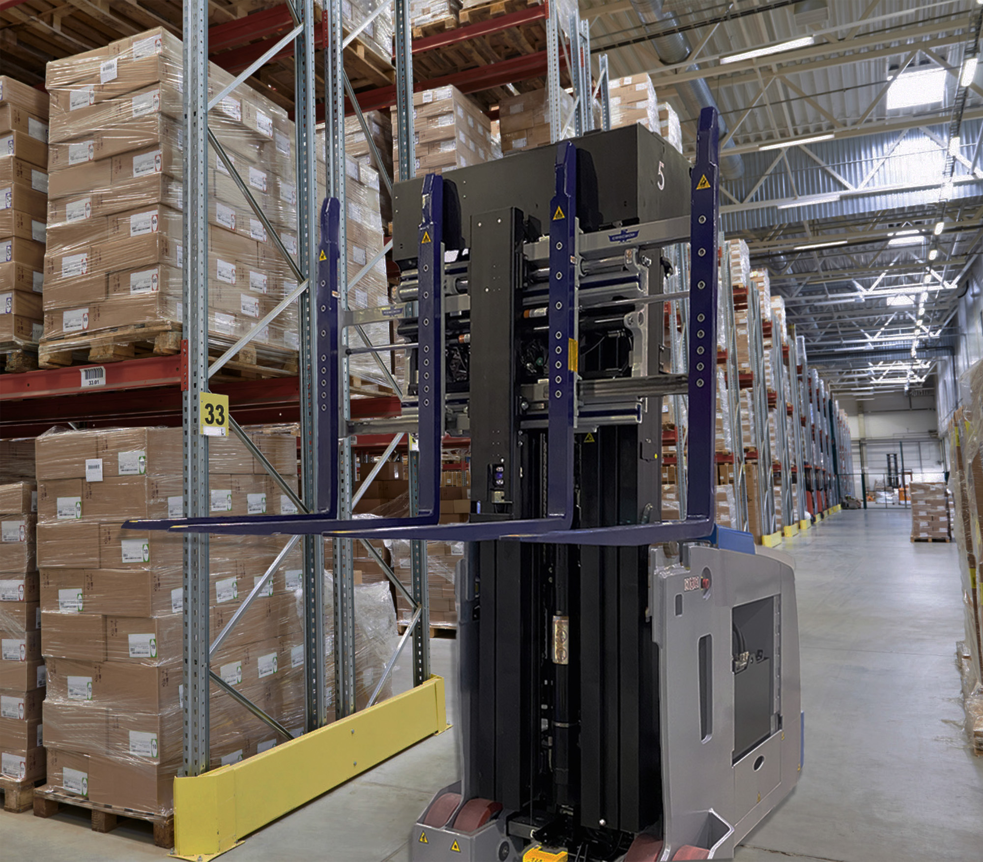 An application scenario or product detail of forked agv - Image 16