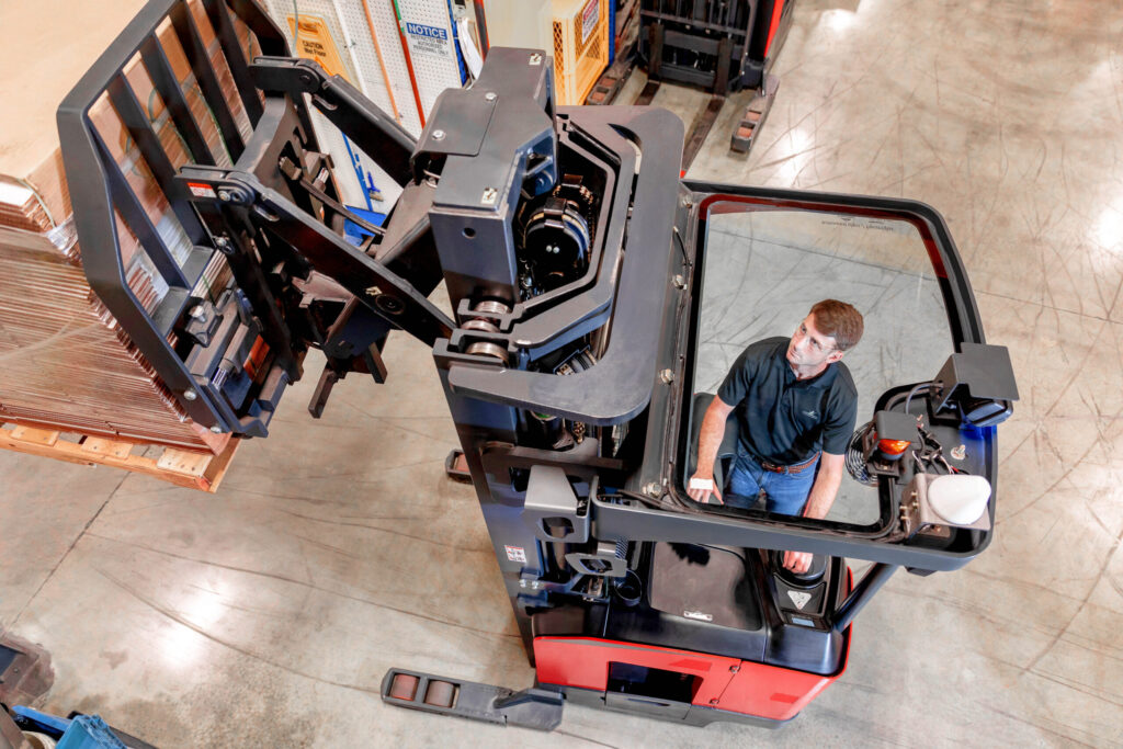 An application scenario or product detail of forklift outriggers - Image 19