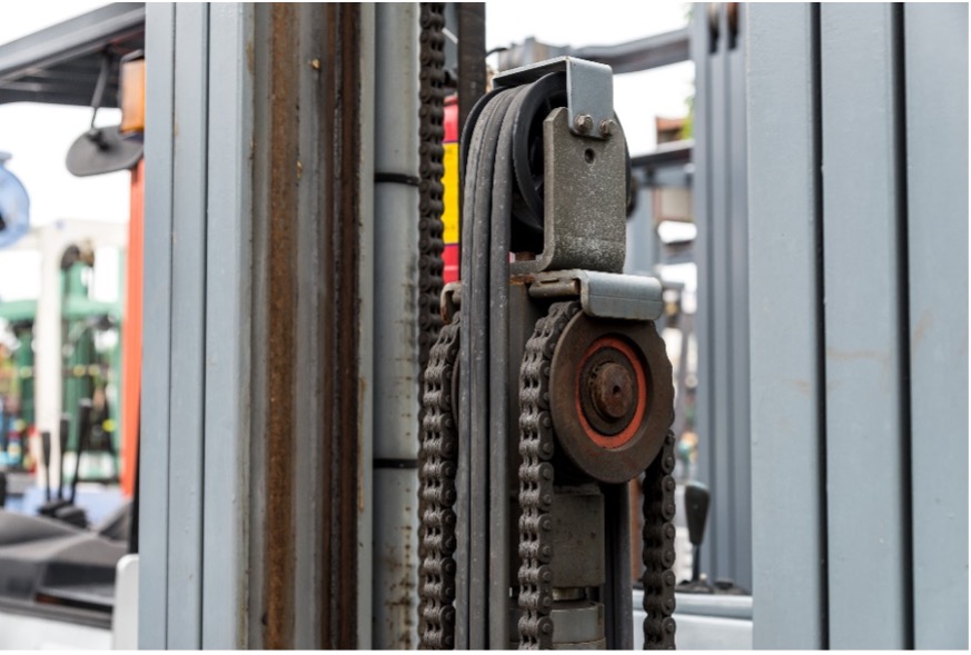 An application scenario or product detail of forklift truck parts - Image 11