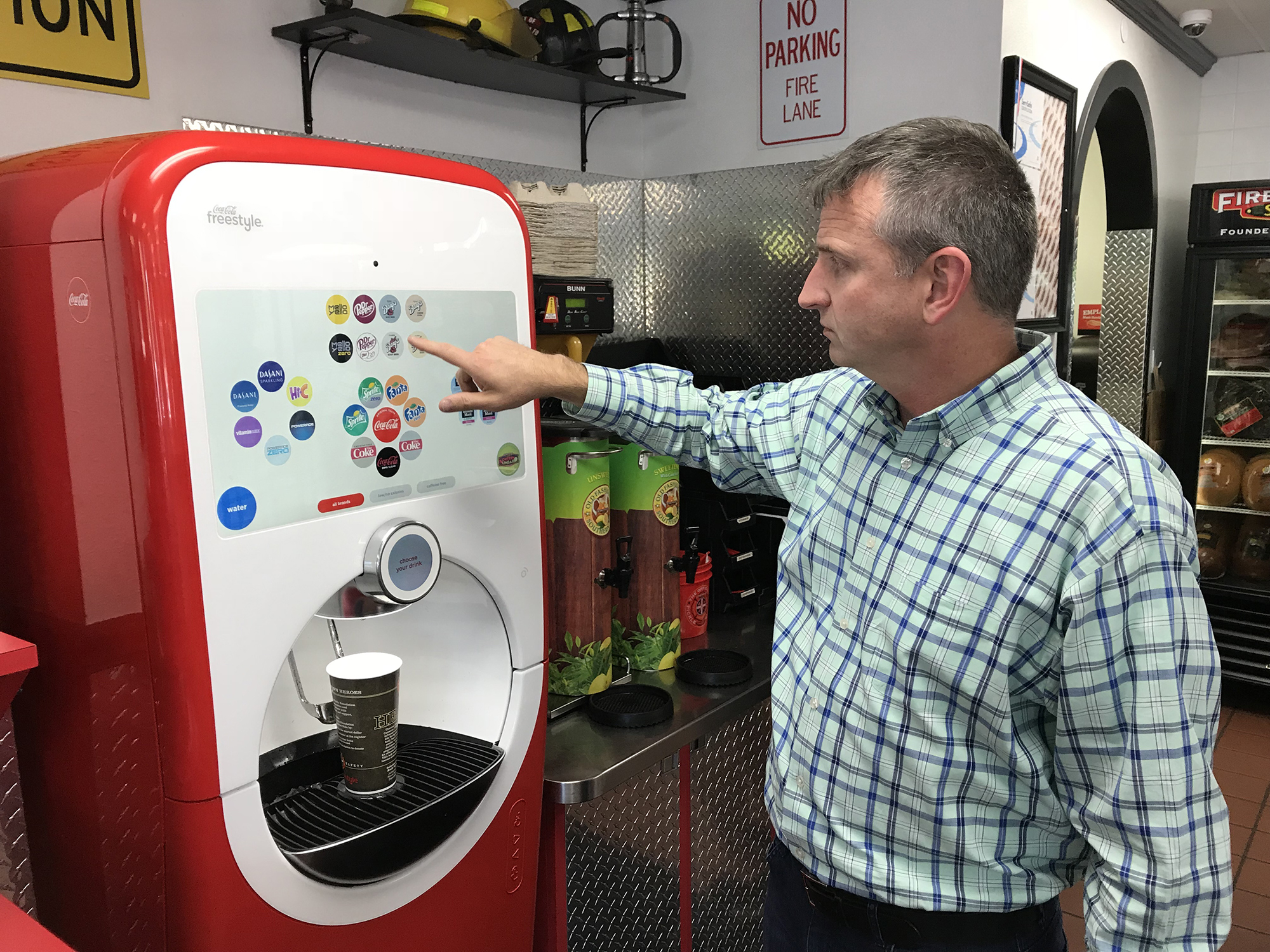 An application scenario or product detail of freestyle coca cola machine for sale - Image 12