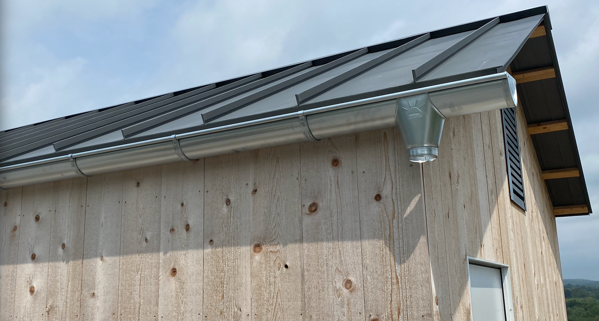 An application scenario or product detail of galvanized steel gutters - Image 7