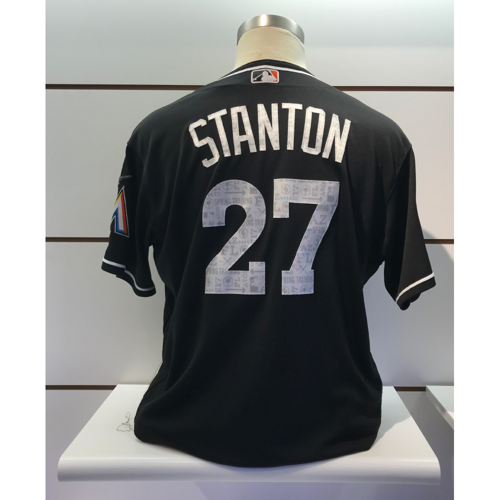 An application scenario or product detail of giancarlo stanton jersey - Image 14