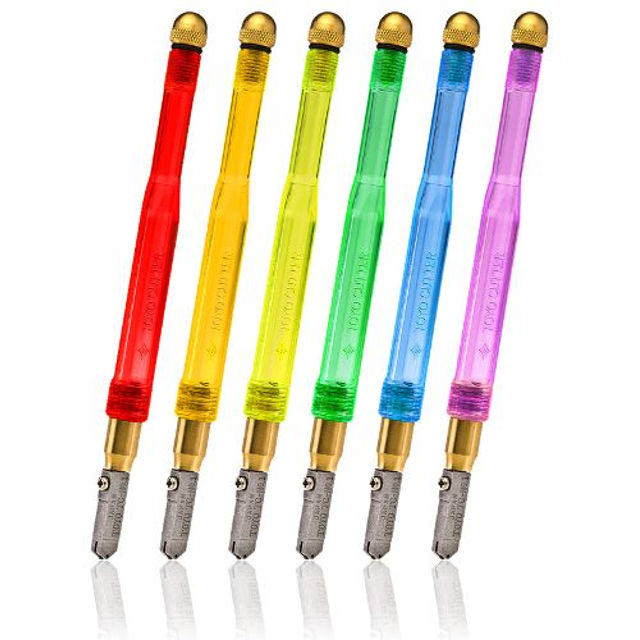 An application scenario or product detail of glass cutter for stained glass - Image 12