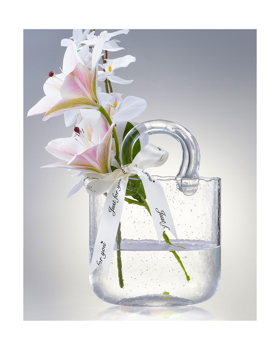 An application scenario or product detail of glass purse vase - Image 2