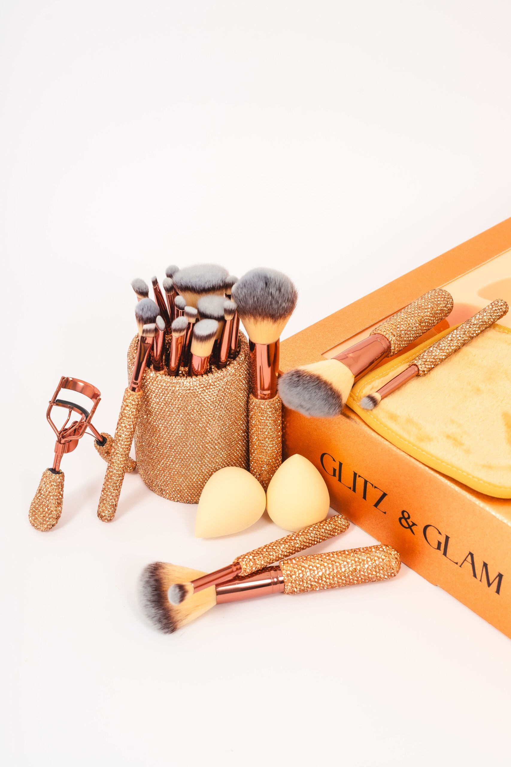 An application scenario or product detail of glitz and glam makeup brushes - Image 8