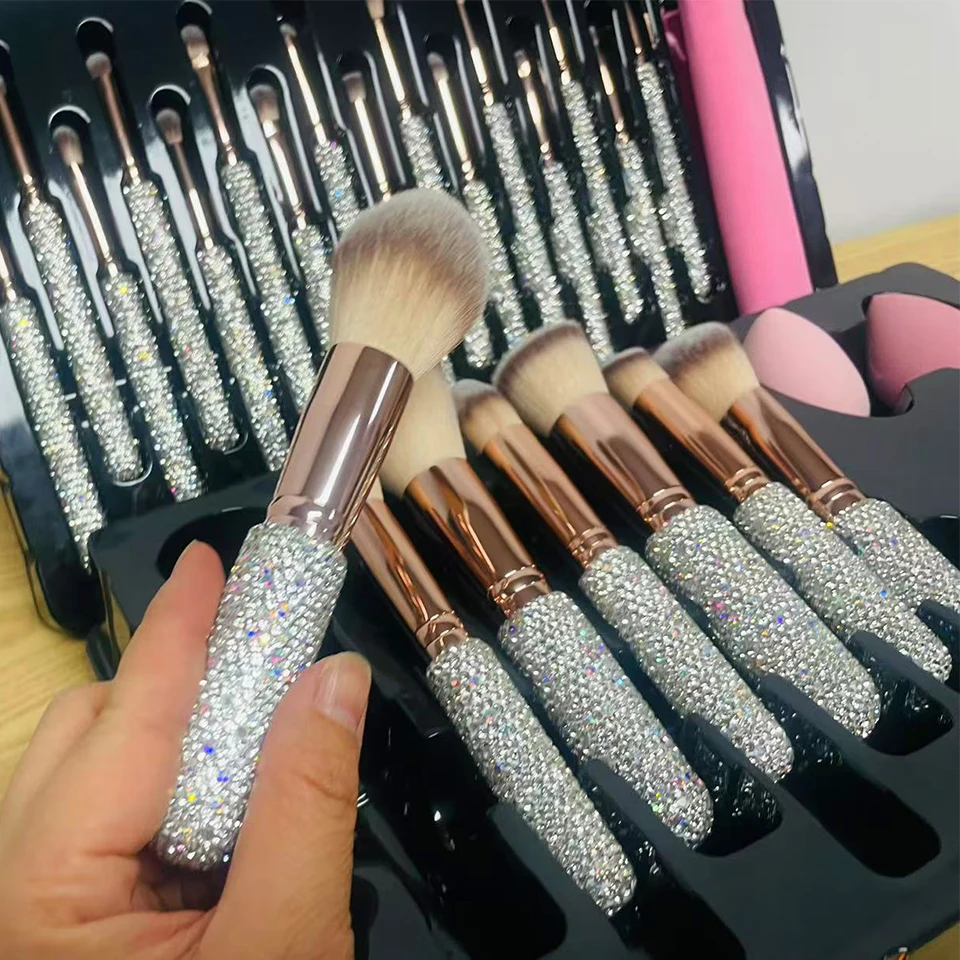An application scenario or product detail of glitz and glam makeup brushes - Image 20