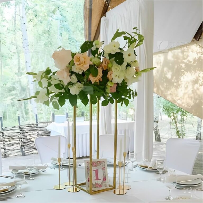 Featured image for the gold centerpieces guide