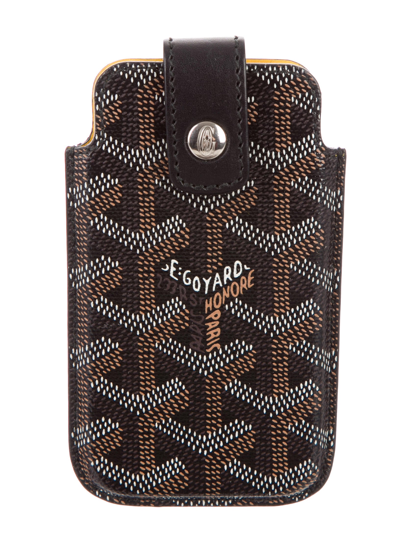 An application scenario or product detail of goyard phone case - Image 5