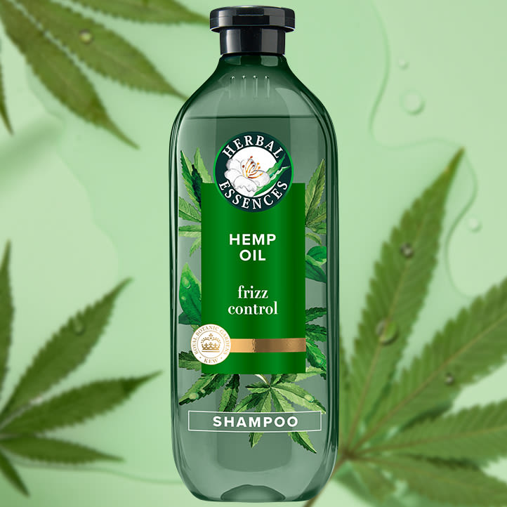 An application scenario or product detail of green shampoo bottle - Image 6